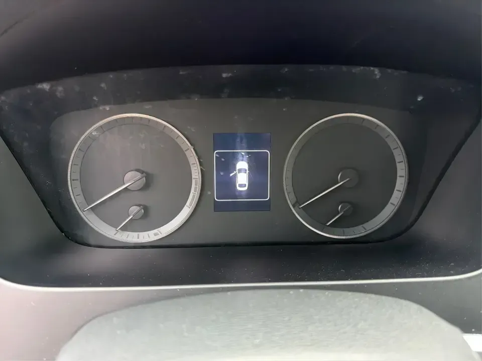 2017 Hyundai Sonata Base (5NPE24AF8HH) with an 2.4L L4 DOHC 16V engine, 7A transmission, located at 880 E. National Road, Vandalia, OH, 45377, (937) 908-9800, 39.891918, -84.183594 - ### Drive Your Dream: 2017 Hyundai Sonata Perfect for Families and Commuters Alike!<br /> <br /> Looking for a reliable sedan that fits seamlessly into your busy lifestyle? The 2017 Hyundai Sonata is here to make every drive a pleasure, whether you're commuting to work, shuttling kids to soccer pra - Photo#15