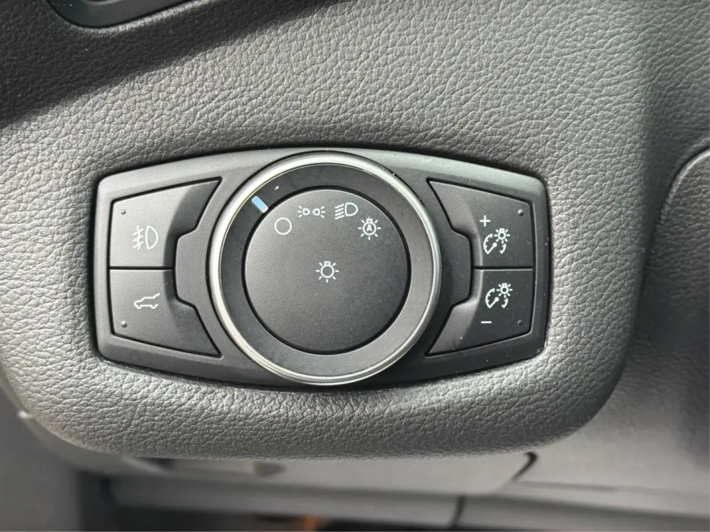 2017 Ford Escape SE (1FMCU0GD1HU) with an Other engine, located at 8750 N County Rd 25A, Piqua, OH, 45356, (937) 908-9800, 40.164391, -84.232513 - Are you ready to elevate your driving experience? Whether you're navigating daily commutes, embarking on weekend getaways, or simply enjoying family outings, the 2017 Ford Escape SE is the perfect companion for your active lifestyle. This well-appointed SUV promises versatility and comfort, making i - Photo#17