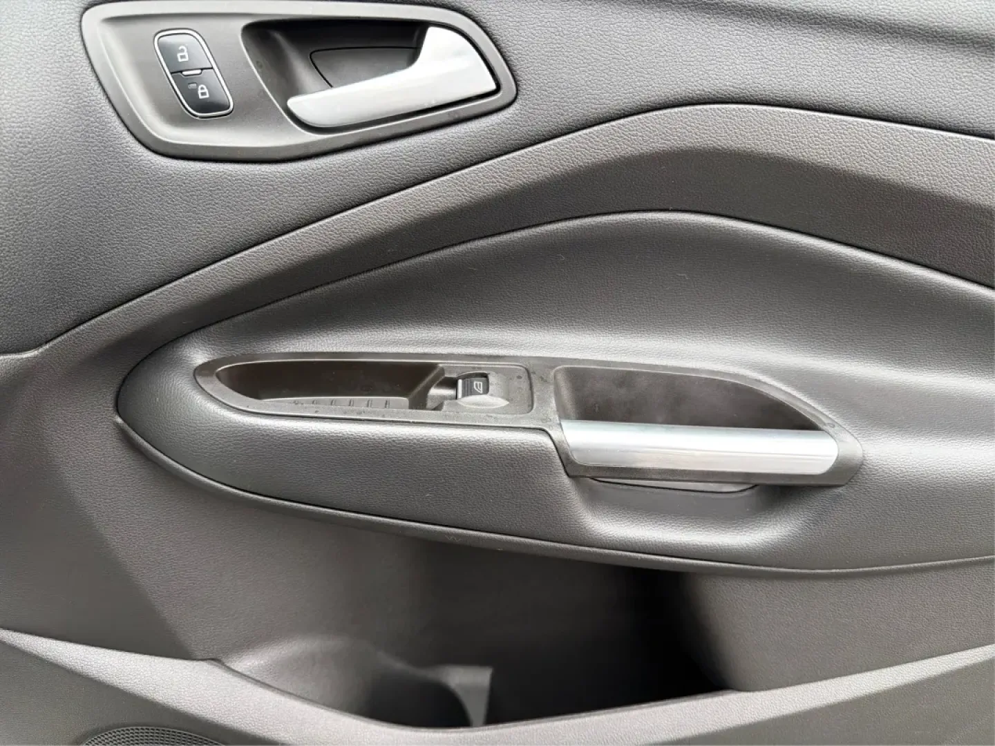 2017 Ford Escape SE (1FMCU0GD1HU) with an Other engine, located at 8750 N County Rd 25A, Piqua, OH, 45356, (937) 908-9800, 40.164391, -84.232513 - Are you ready to elevate your driving experience? Whether you're navigating daily commutes, embarking on weekend getaways, or simply enjoying family outings, the 2017 Ford Escape SE is the perfect companion for your active lifestyle. This well-appointed SUV promises versatility and comfort, making i - Photo#20