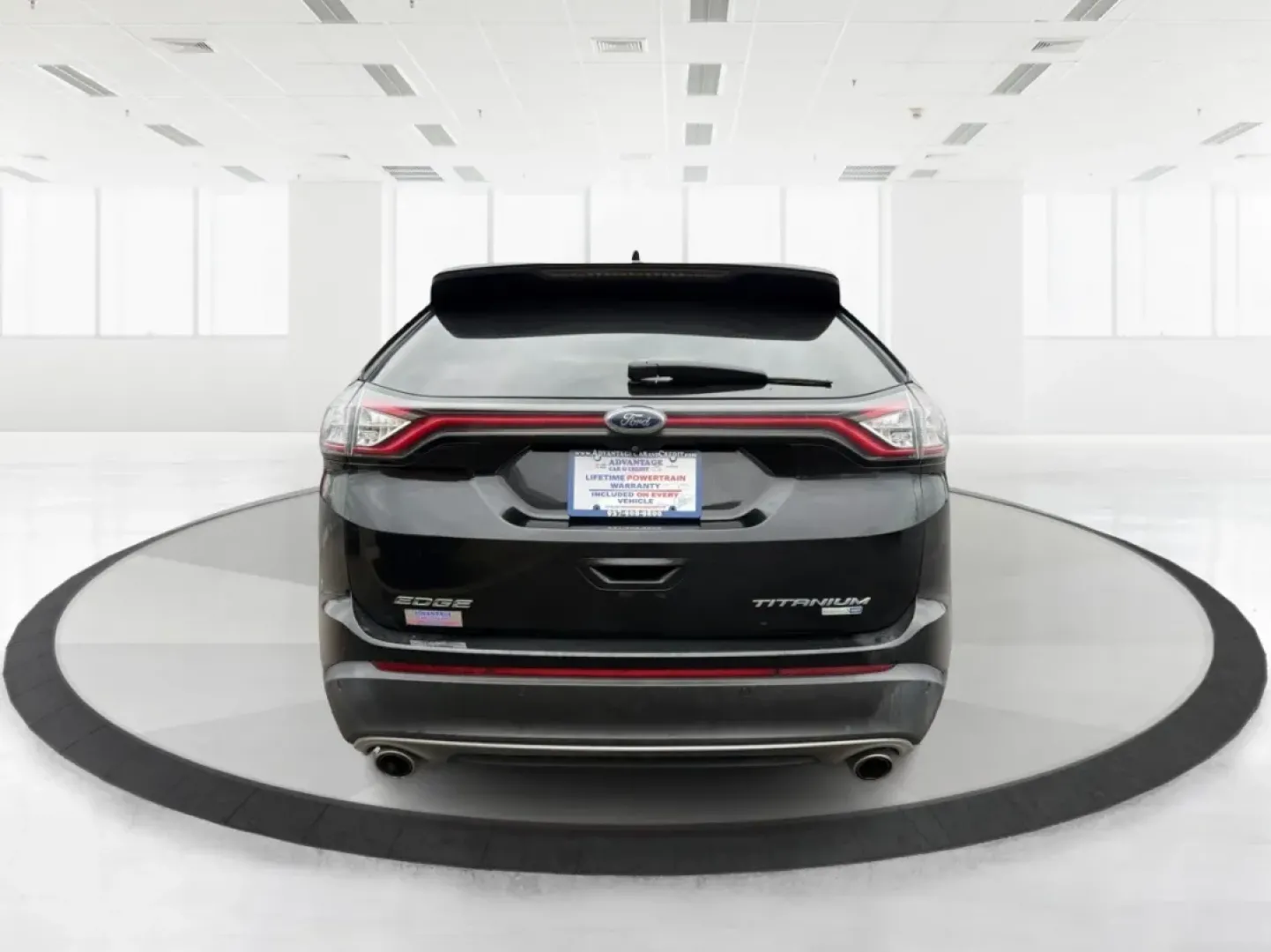 2017 Ford Edge Titanium (2FMPK4K92HB) with an 2.0L L4 DOHC 16V engine, 6A transmission, located at 4508 South Dixie Dr, Moraine, OH, 45439, (937) 908-9800, 39.689976, -84.218452 - **Unleash Adventure with the 2017 Ford Edge Titanium at Advantage Car and Credit Moraine! Experience Comfort, Style, and Affordability!**<br /> <br /> Are you searching for the perfect SUV to enhance your family adventures or accommodate your daily commute in style? Look no further than this stunni - Photo#3