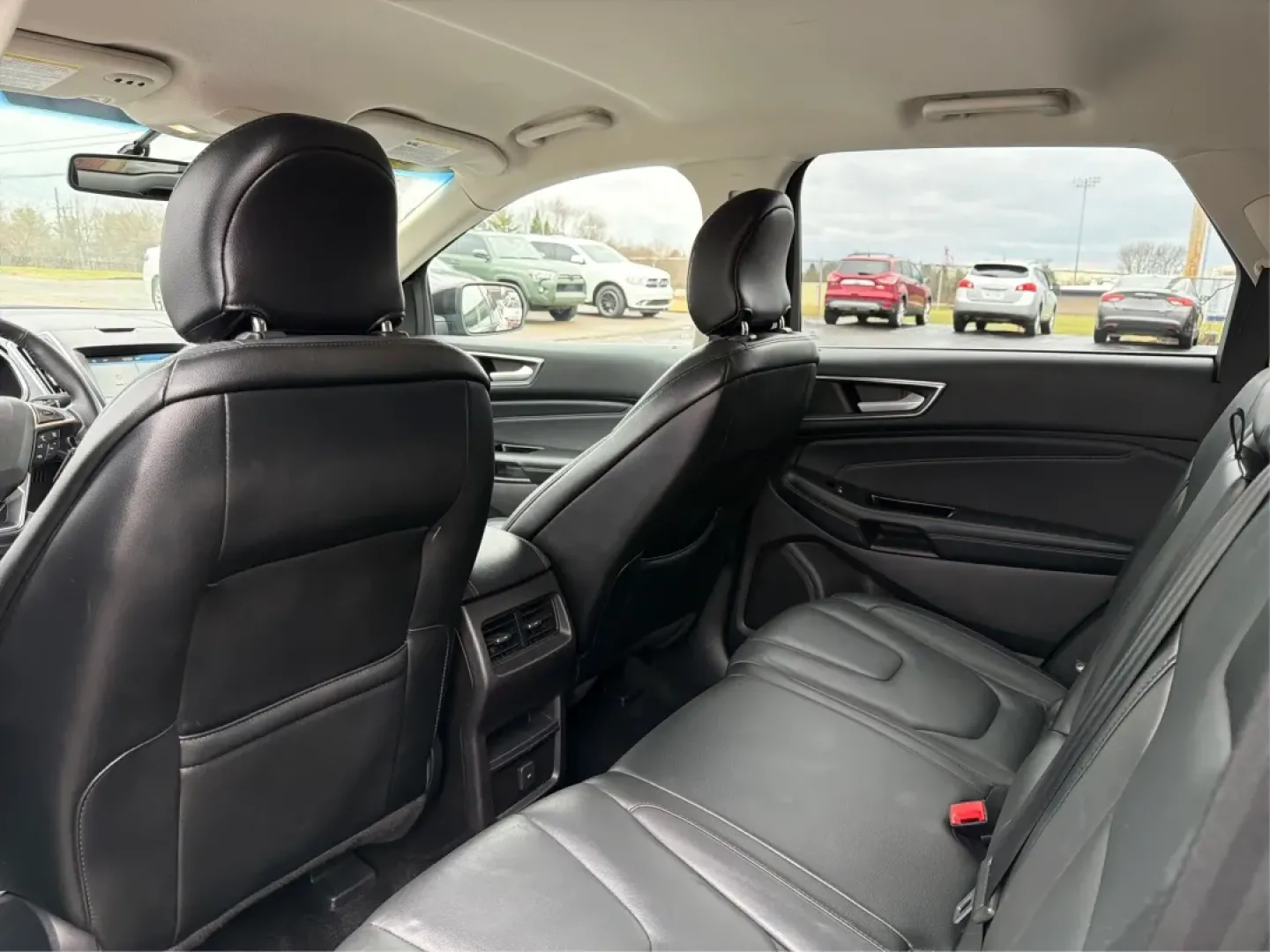 2017 Ford Edge Titanium (2FMPK4K92HB) with an 2.0L L4 DOHC 16V engine, 6A transmission, located at 4508 South Dixie Dr, Moraine, OH, 45439, (937) 908-9800, 39.689976, -84.218452 - **Unleash Adventure with the 2017 Ford Edge Titanium at Advantage Car and Credit Moraine! Experience Comfort, Style, and Affordability!**<br /> <br /> Are you searching for the perfect SUV to enhance your family adventures or accommodate your daily commute in style? Look no further than this stunni - Photo#10