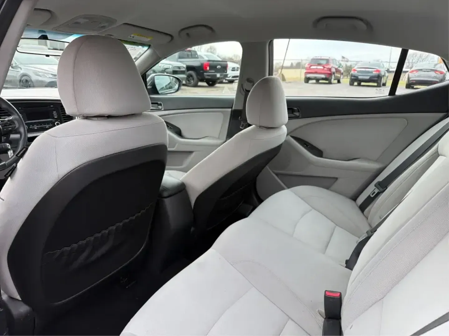 2015 Kia Optima LX (KNAGM4A73F5) with an Theta II 2.4L I-4 gasoline direct injection engine, 6-Speed Automatic transmission, located at 1951 S Dayton Lakeview Rd., New Carlisle, OH, 45344, (937) 908-9800, 39.890999, -84.050255 - Are you looking for a reliable sedan that combines style, comfort, and affordability? Look no further! At Advantage Car and Credit in New Carlisle, OH, we are excited to present this stunning 2015 Kia Optima LX, perfect for anyone from budget-conscious buyers to those needing a dependable vehicle fo - Photo#10