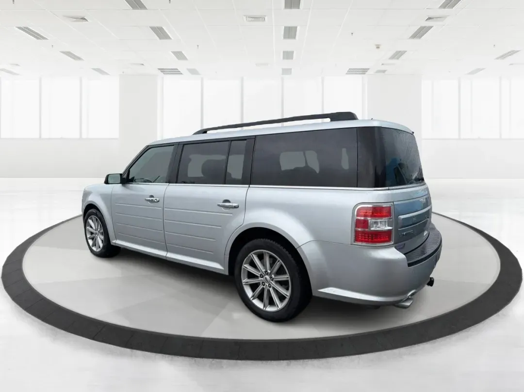 2016 Ford Flex Limited (2FMHK6D8XGB) with an 3.5L V-6 DOHC engine, located at 1099 N County Rd 25A , Troy, OH, 45373, (937) 908-9800, 40.057079, -84.212883 - **Adventure Awaits with the 2016 Ford Flex Limited Perfect for Family Road Trips!**<br /> <br /> Looking for the ideal family vehicle that combines spaciousness, comfort, and reliability? At Advantage Car and Credit in Troy, OH, we present the 2016 Ford Flex Limited, an SUV designed for all your fa - Photo#4