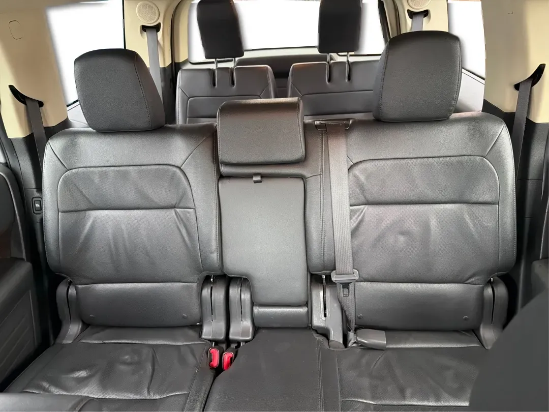 2016 Ford Flex Limited (2FMHK6D8XGB) with an 3.5L V-6 DOHC engine, located at 1099 N County Rd 25A , Troy, OH, 45373, (937) 908-9800, 40.057079, -84.212883 - **Adventure Awaits with the 2016 Ford Flex Limited Perfect for Family Road Trips!**<br /> <br /> Looking for the ideal family vehicle that combines spaciousness, comfort, and reliability? At Advantage Car and Credit in Troy, OH, we present the 2016 Ford Flex Limited, an SUV designed for all your fa - Photo#14