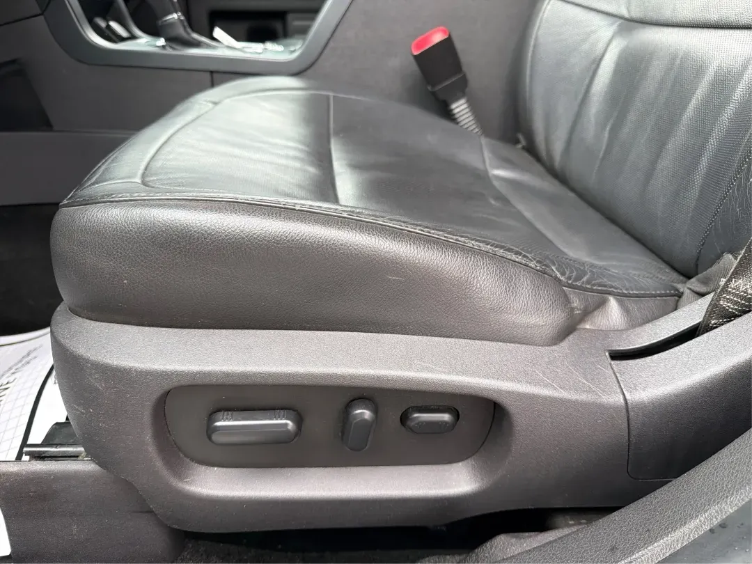 2016 Ford Flex Limited (2FMHK6D8XGB) with an 3.5L V-6 DOHC engine, located at 1099 N County Rd 25A , Troy, OH, 45373, (937) 908-9800, 40.057079, -84.212883 - **Adventure Awaits with the 2016 Ford Flex Limited Perfect for Family Road Trips!**<br /> <br /> Looking for the ideal family vehicle that combines spaciousness, comfort, and reliability? At Advantage Car and Credit in Troy, OH, we present the 2016 Ford Flex Limited, an SUV designed for all your fa - Photo#18