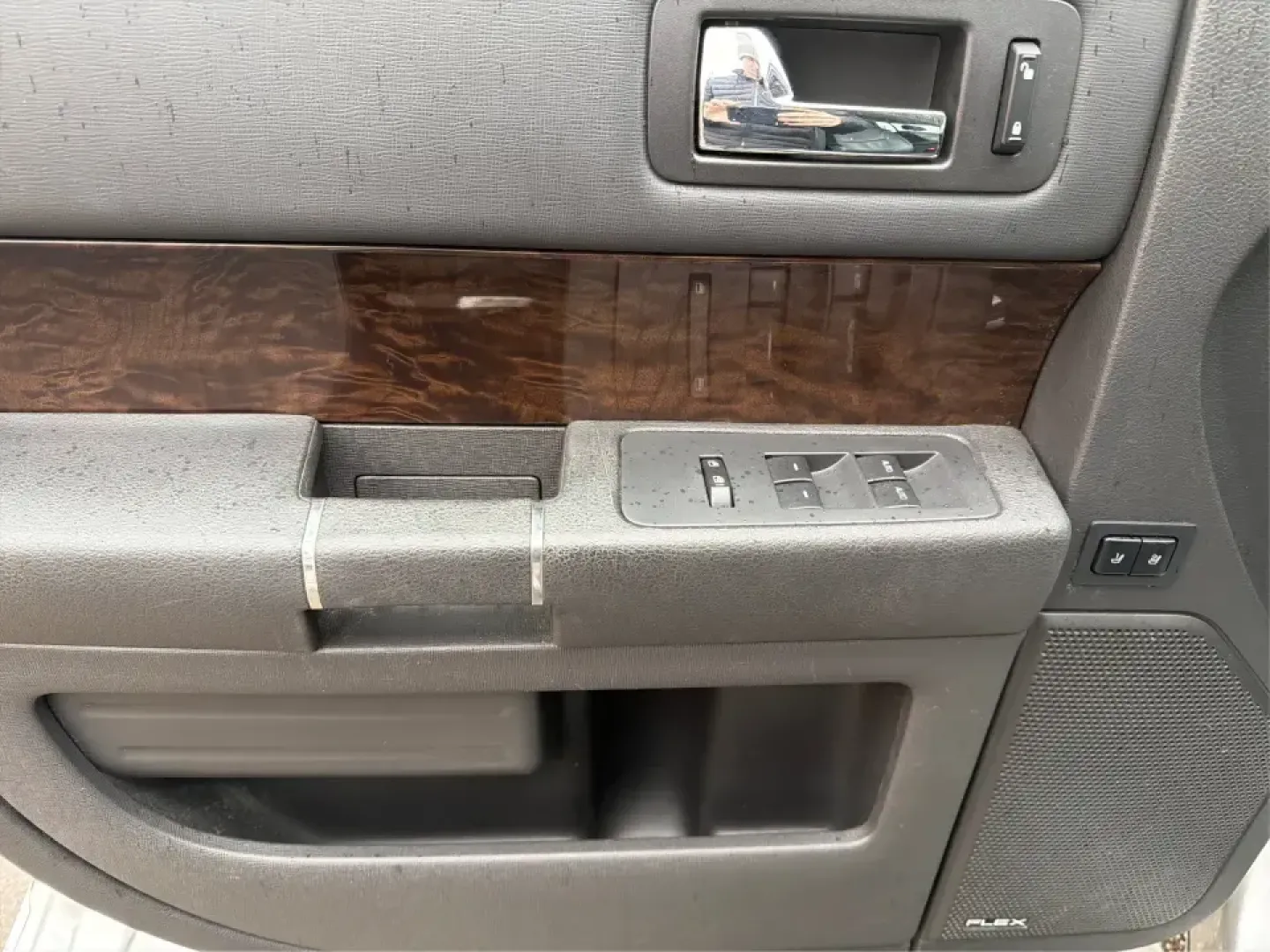 2016 Ford Flex Limited (2FMHK6D8XGB) with an 3.5L V-6 DOHC engine, 6A transmission, located at 1099 N County Rd 25A , Troy, OH, 45373, (937) 908-9800, 40.057079, -84.212883 - **Adventure Awaits with the 2016 Ford Flex Limited Perfect for Family Road Trips!**<br /> <br /> Looking for the ideal family vehicle that combines spaciousness, comfort, and reliability? At Advantage Car and Credit in Troy, OH, we present the 2016 Ford Flex Limited, an SUV designed for all your fa - Photo#19