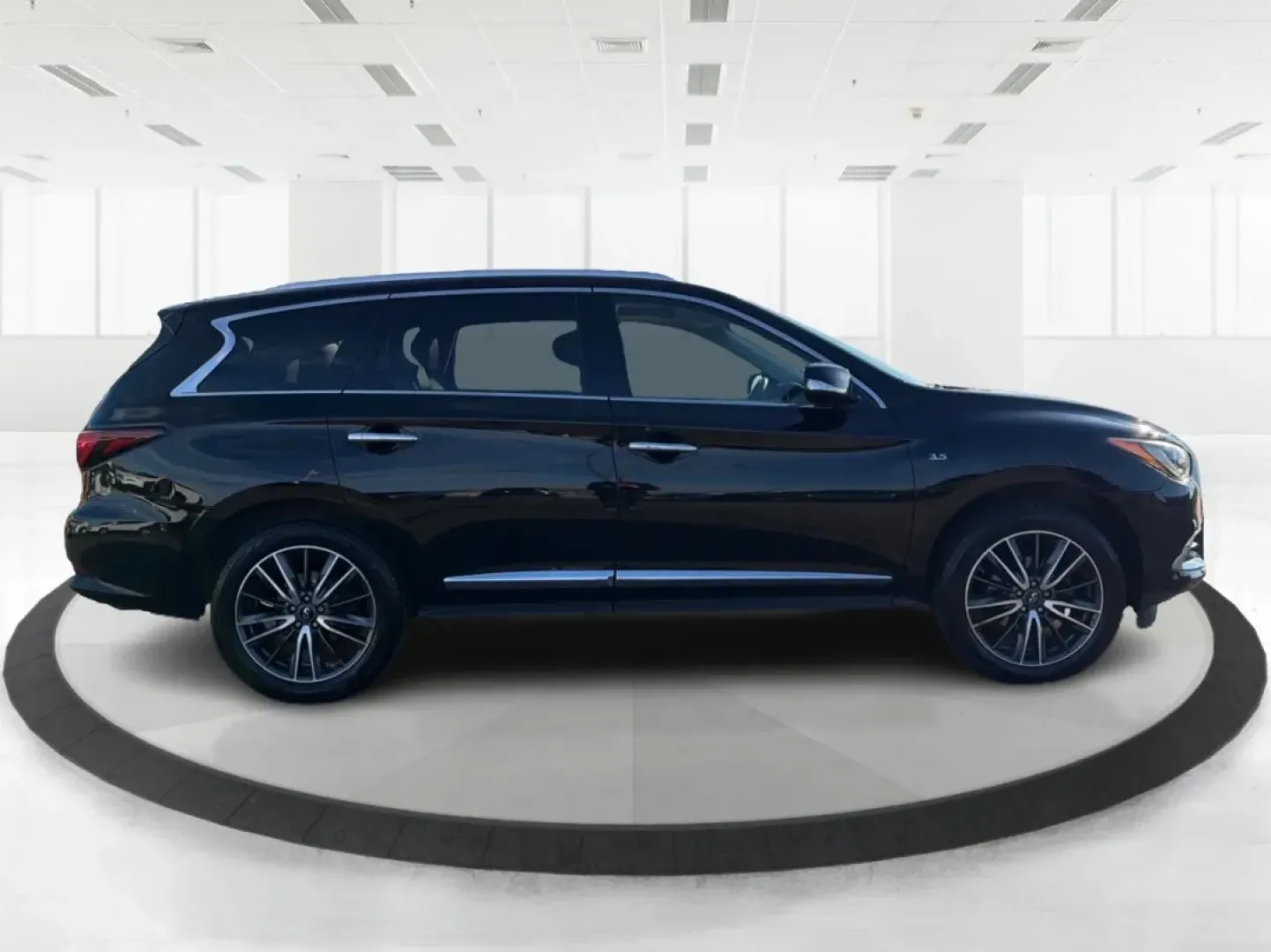 2019 Infiniti QX60 LUXE (5N1DL0MM2KC) with an VQ 3.5L V-6 gasoline direct injection engine, located at 1951 S Dayton Lakeview Rd., New Carlisle, OH, 45344, (937) 908-9800, 39.890999, -84.050255 - **Discover Your Next Adventure with the 2019 Infiniti QX60 at Advantage Car and Credit - Piqua!**<br /> <br /> Are you ready to elevate your family's weekend getaways or daily commutes? The 2019 Infiniti QX60 is the perfect blend of luxury, space, and performance, designed for families, adventure se - Photo#1