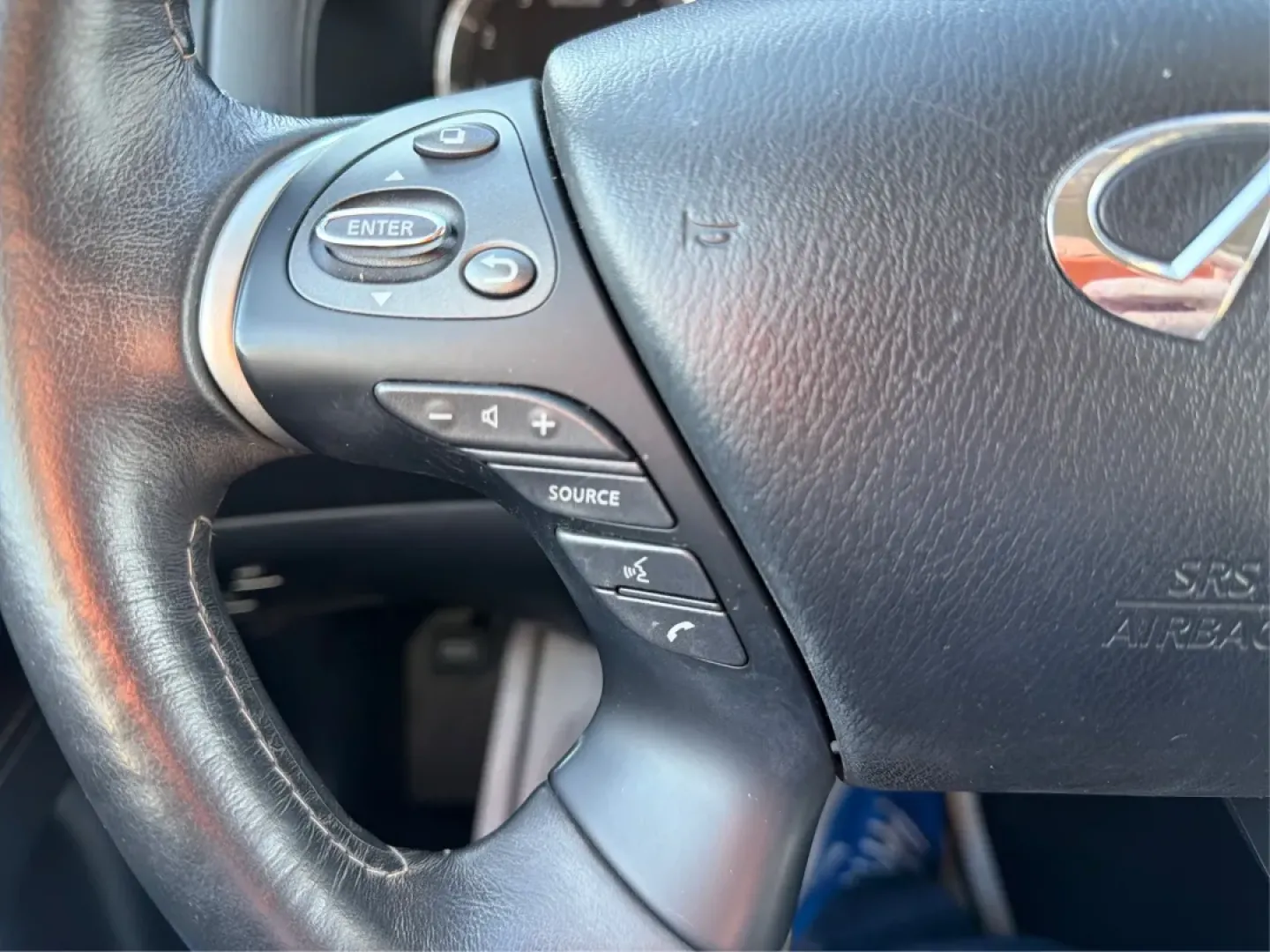 2019 Infiniti QX60 LUXE (5N1DL0MM2KC) with an VQ 3.5L V-6 gasoline direct injection engine, located at 1951 S Dayton Lakeview Rd., New Carlisle, OH, 45344, (937) 908-9800, 39.890999, -84.050255 - **Discover Your Next Adventure with the 2019 Infiniti QX60 at Advantage Car and Credit - Piqua!**<br /> <br /> Are you ready to elevate your family's weekend getaways or daily commutes? The 2019 Infiniti QX60 is the perfect blend of luxury, space, and performance, designed for families, adventure se - Photo#16