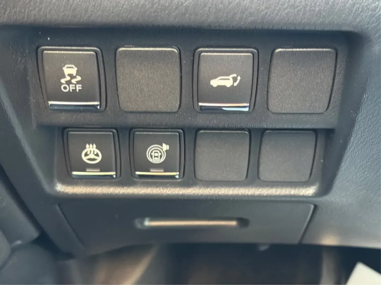 2019 Infiniti QX60 LUXE (5N1DL0MM2KC) with an VQ 3.5L V-6 gasoline direct injection engine, located at 1951 S Dayton Lakeview Rd., New Carlisle, OH, 45344, (937) 908-9800, 39.890999, -84.050255 - **Discover Your Next Adventure with the 2019 Infiniti QX60 at Advantage Car and Credit - Piqua!**<br /> <br /> Are you ready to elevate your family's weekend getaways or daily commutes? The 2019 Infiniti QX60 is the perfect blend of luxury, space, and performance, designed for families, adventure se - Photo#17