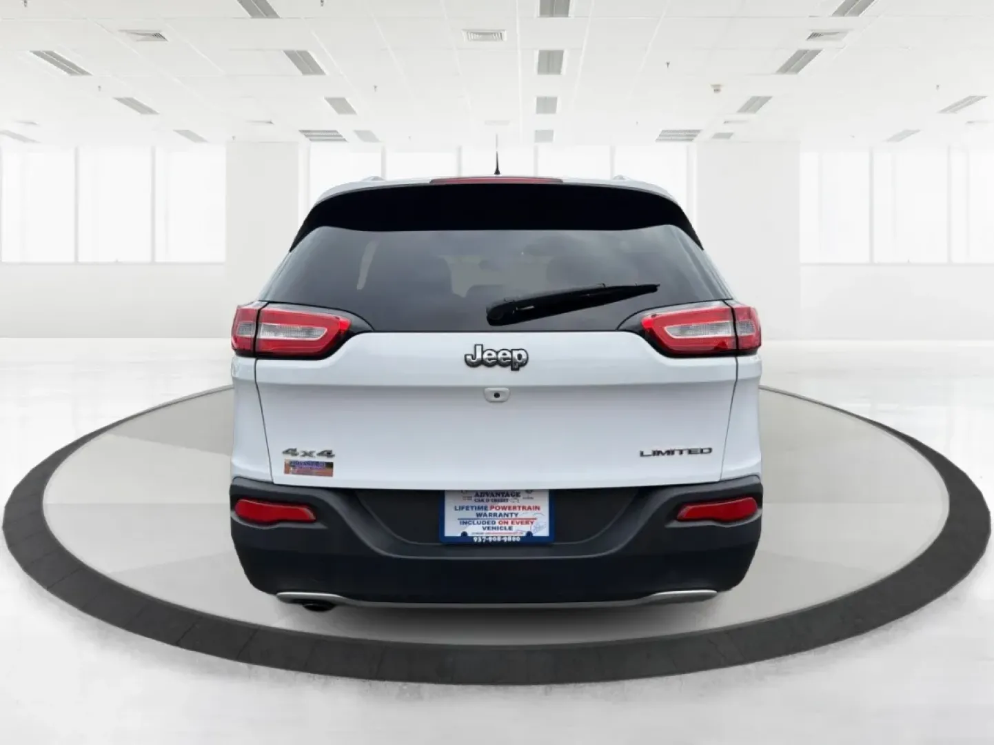 2016 Jeep Cherokee Limited (1C4PJMDB4GW) with an Other engine, located at 401 Woodman Dr, Riverside, OH, 45431, (937) 908-9800, 39.760899, -84.123421 - **Explore Adventure with the 2016 Jeep Cherokee Limited Your Ultimate Crossover Companion!**<br /> <br /> Are you ready to elevate your lifestyle with a vehicle that adapts to your needs? The 2016 Jeep Cherokee Limited is the perfect blend of comfort, style, and versatility, making it an ideal choi - Photo#3