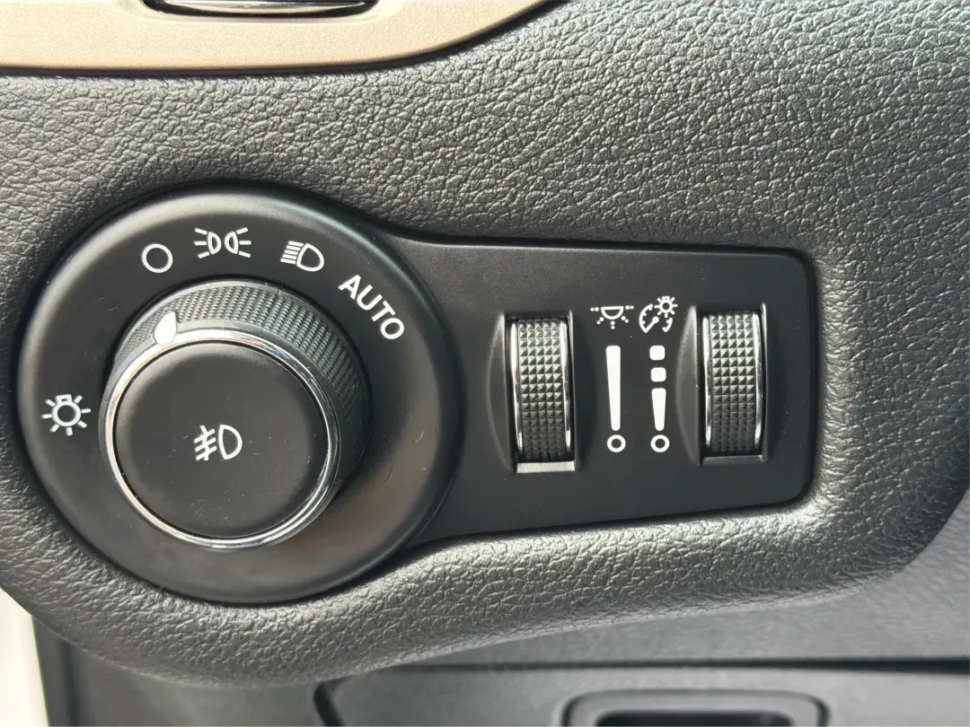 2016 Jeep Cherokee Limited (1C4PJMDB4GW) with an Other engine, located at 401 Woodman Dr, Riverside, OH, 45431, (937) 908-9800, 39.760899, -84.123421 - **Explore Adventure with the 2016 Jeep Cherokee Limited Your Ultimate Crossover Companion!**<br /> <br /> Are you ready to elevate your lifestyle with a vehicle that adapts to your needs? The 2016 Jeep Cherokee Limited is the perfect blend of comfort, style, and versatility, making it an ideal choi - Photo#17