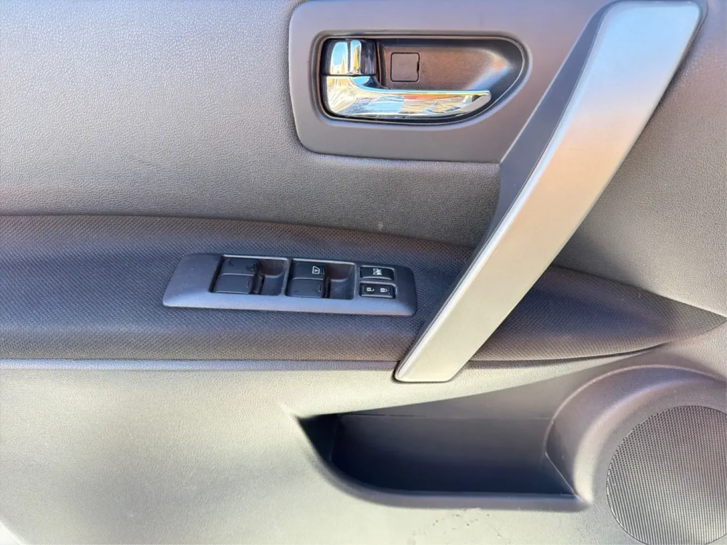 2012 Nissan Rogue SV (JN8AS5MT4CW) with an 2.5L I-4 DOHC engine, Continuously Variable Transmission transmission, located at 1184 Kauffman Ave, Fairborn, OH, 45324, (937) 908-9800, 39.807072, -84.030914 - **Explore New Horizons with the 2012 Nissan Rogue SV Your Ideal Family SUV!**<br /> <br /> Imagine embarking on a road trip filled with laughter and memories or navigating through the daily hustle and bustle with ease. The 2012 Nissan Rogue SV at Advantage Car and Credit in Fairborn, OH, is the per - Photo#18