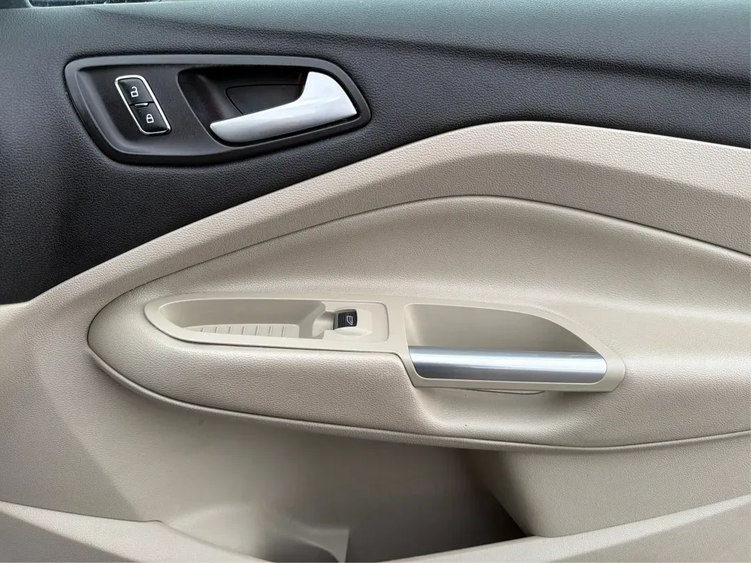 2015 Ford Escape Titanium (1FMCU0J92FU) with an Other engine, located at 880 E. National Road, Vandalia, OH, 45377, (937) 908-9800, 39.891918, -84.183594 - **Adventure Awaits with the 2015 Ford Escape Titanium Your Ideal SUV for Every Journey!**<br /> <br /> Are you looking for the perfect vehicle to accommodate family outings, weekend adventures, or long commutes? The 2015 Ford Escape Titanium, available now at Advantage Car and Credit in Vandalia, O - Photo#20