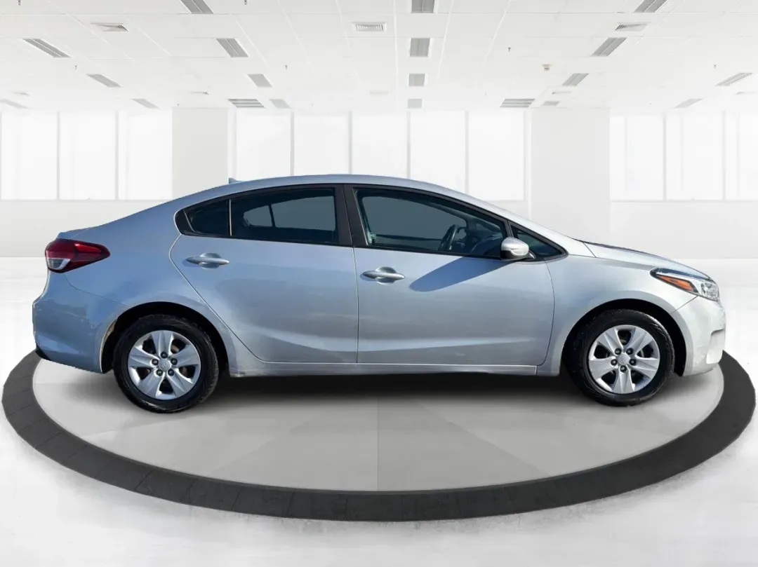 2018 Kia Forte LX (3KPFK4A72JE) with an 2L I-4 DOHC engine, located at 1230 East Main St, Xenia, OH, 45385, (937) 908-9800, 39.688026, -83.910172 - 2018 Kia Forte LX - Photo#1
