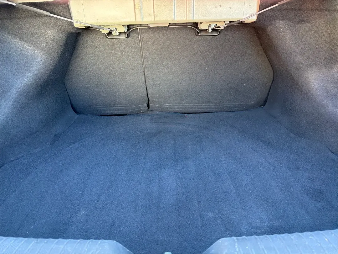 2018 Kia Forte LX (3KPFK4A72JE) with an 2L I-4 DOHC engine, located at 1230 East Main St, Xenia, OH, 45385, (937) 908-9800, 39.688026, -83.910172 - 2018 Kia Forte LX - Photo#12