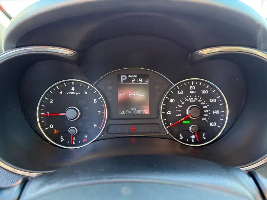 2018 Kia Forte LX (3KPFK4A72JE) with an 2L I-4 DOHC engine, located at 1230 East Main St, Xenia, OH, 45385, (937) 908-9800, 39.688026, -83.910172 - 2018 Kia Forte LX - Photo#15