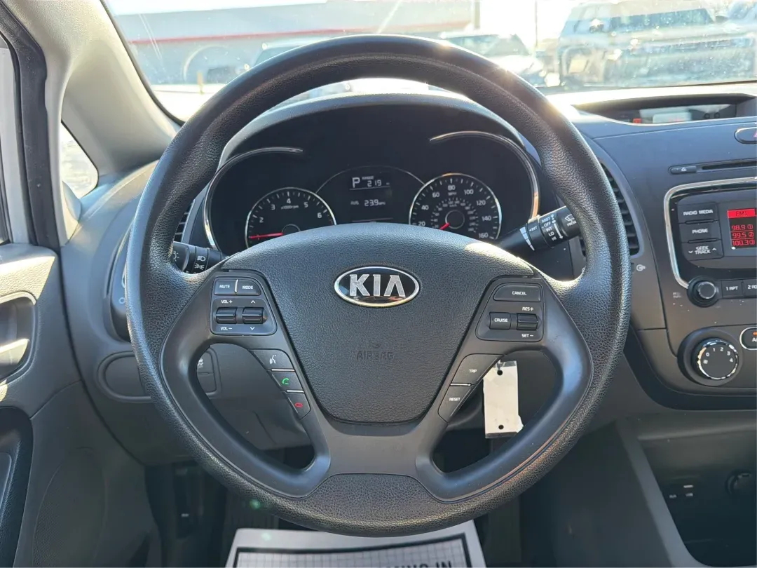 2018 Kia Forte LX (3KPFK4A72JE) with an 2L I-4 DOHC engine, located at 1230 East Main St, Xenia, OH, 45385, (937) 908-9800, 39.688026, -83.910172 - 2018 Kia Forte LX - Photo#16