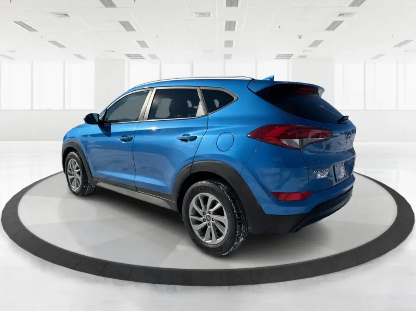 2018 Hyundai Tucson SEL (KM8J3CA43JU) with an Nu 2L I-4 gasoline direct injection engine, located at 8750 N County Rd 25A, Piqua, OH, 45356, (937) 908-9800, 40.164391, -84.232513 - Are you ready to elevate your adventures? Whether you're a growing family in need of a reliable SUV or a commuter looking for comfort on long drives, this 2018 Hyundai Tucson SEL is your ticket to a life filled with experiences. Discover the perfect blend of performance, safety, and technology at Ad - Photo#4