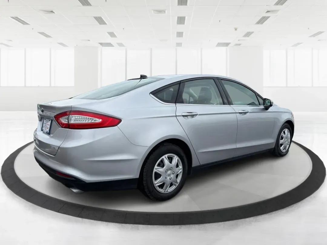 2014 Ford Fusion S (3FA6P0G70ER) with an 2.5L L4 DOHC 16V engine, located at 1951 S Dayton Lakeview Rd., New Carlisle, OH, 45344, (937) 908-9800, 39.890999, -84.050255 - 2014 Ford Fusion S - Photo#2