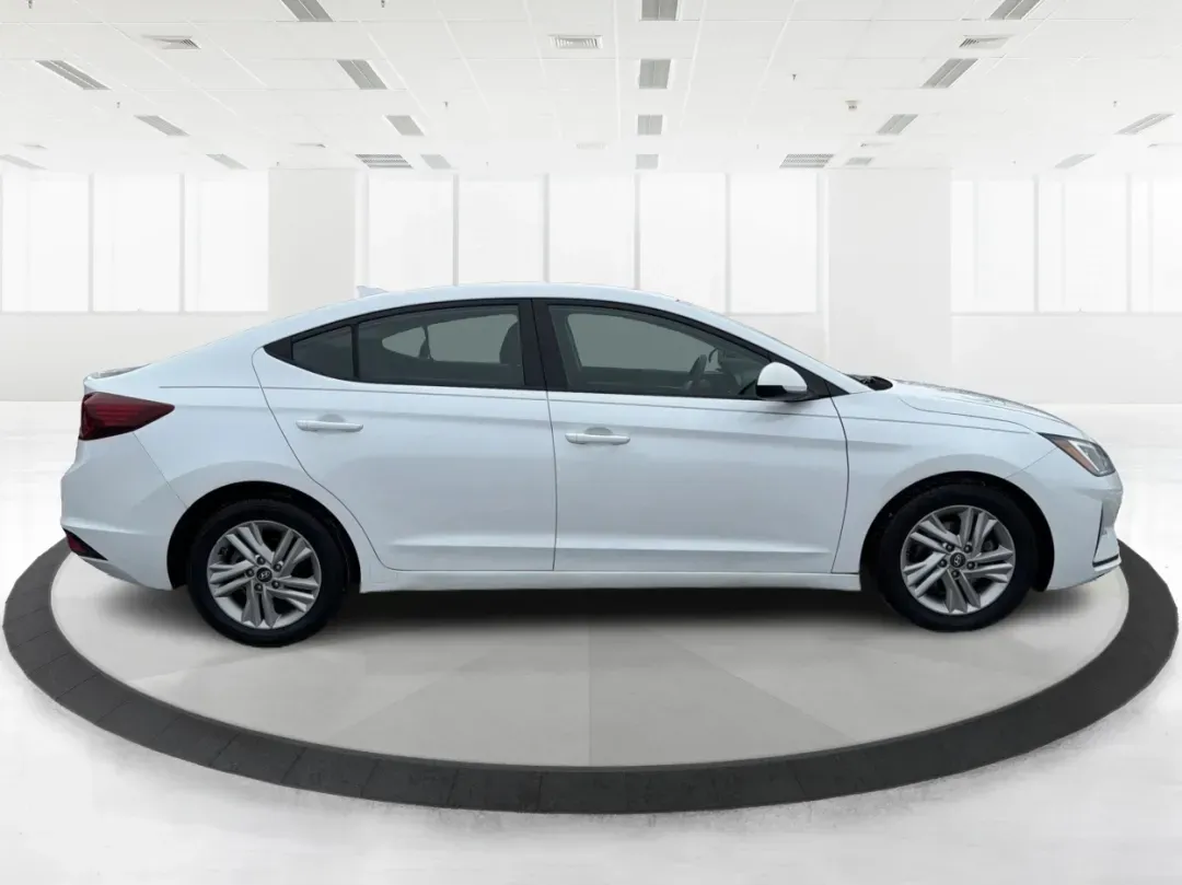 2020 Hyundai Elantra SEL (5NPD84LF8LH) with an Nu 2L I-4 DOHC engine, located at 880 E. National Road, Vandalia, OH, 45377, (937) 908-9800, 39.891918, -84.183594 - Are you ready to elevate your everyday driving experience? Look no further than this stunning 2020 Hyundai Elantra SEL, the perfect sedan for commuters, growing families, or anyone seeking a stylish ride that won't break the bank. Whether you're navigating the bustling streets of Vandalia or embarki - Photo#1