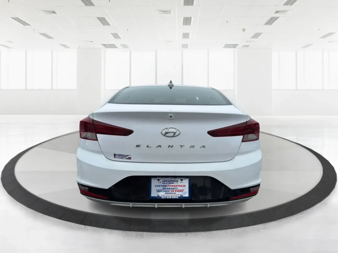 2020 Hyundai Elantra SEL (5NPD84LF8LH) with an Nu 2L I-4 DOHC engine, located at 880 E. National Road, Vandalia, OH, 45377, (937) 908-9800, 39.891918, -84.183594 - Are you ready to elevate your everyday driving experience? Look no further than this stunning 2020 Hyundai Elantra SEL, the perfect sedan for commuters, growing families, or anyone seeking a stylish ride that won't break the bank. Whether you're navigating the bustling streets of Vandalia or embarki - Photo#3