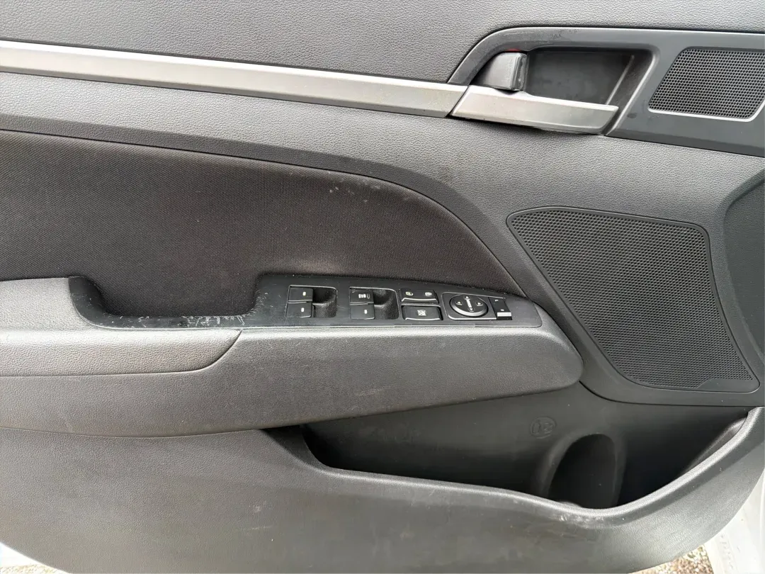 2020 Hyundai Elantra SEL (5NPD84LF8LH) with an Nu 2L I-4 DOHC engine, located at 880 E. National Road, Vandalia, OH, 45377, (937) 908-9800, 39.891918, -84.183594 - Are you ready to elevate your everyday driving experience? Look no further than this stunning 2020 Hyundai Elantra SEL, the perfect sedan for commuters, growing families, or anyone seeking a stylish ride that won't break the bank. Whether you're navigating the bustling streets of Vandalia or embarki - Photo#17