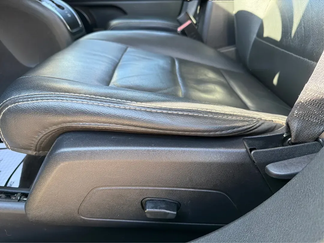 2016 Jeep Patriot High Altitude Edition (1C4NJRFB2GD) with an 2.4L I-4 DOHC engine, located at 401 Woodman Dr, Riverside, OH, 45431, (937) 908-9800, 39.760899, -84.123421 - 2016 Jeep Patriot High Altitude Edition - Photo#17