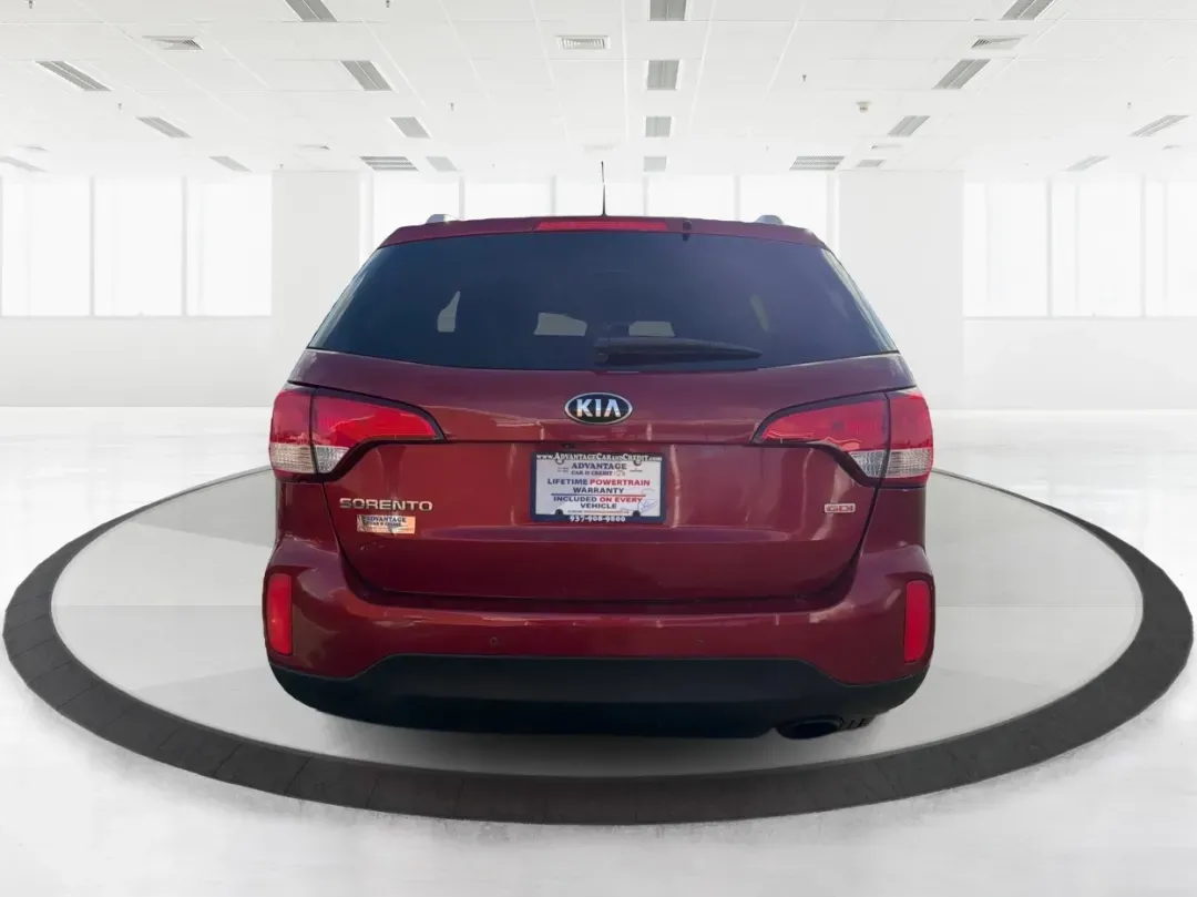2015 Kia Sorento LX (5XYKT4A61FG) with an 2.4L I-4 gasoline direct injection engine, located at 401 Woodman Dr, Riverside, OH, 45431, (937) 908-9800, 39.760899, -84.123421 - **Experience Adventure with the 2015 Kia Sorento at Advantage Car and Credit - Riverside!**<br /> <br /> Are you ready to elevate your family's weekend getaways or daily commutes? Look no further than this stunning 2015 Kia Sorento LX, available at Advantage Car and Credit in Riverside, OH. This ver - Photo#3