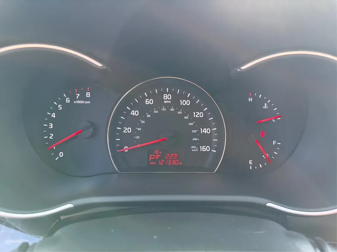 2015 Kia Sorento LX (5XYKT4A61FG) with an 2.4L I-4 gasoline direct injection engine, located at 401 Woodman Dr, Riverside, OH, 45431, (937) 908-9800, 39.760899, -84.123421 - **Experience Adventure with the 2015 Kia Sorento at Advantage Car and Credit - Riverside!**<br /> <br /> Are you ready to elevate your family's weekend getaways or daily commutes? Look no further than this stunning 2015 Kia Sorento LX, available at Advantage Car and Credit in Riverside, OH. This ver - Photo#15