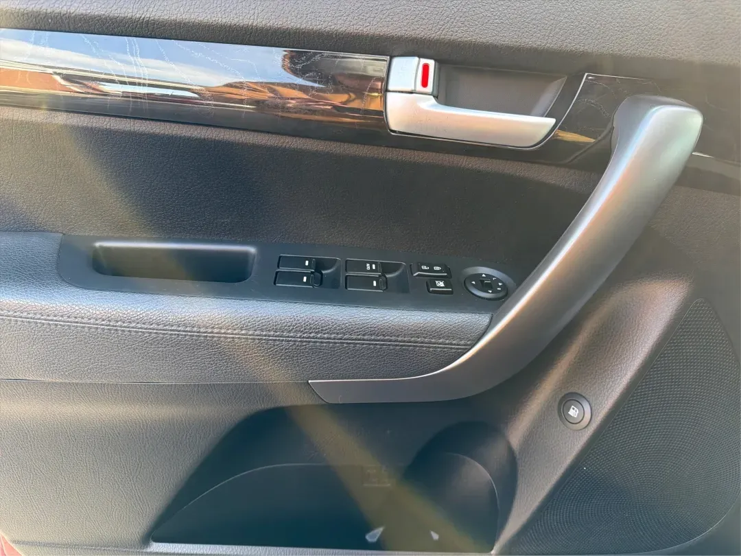 2015 Kia Sorento LX (5XYKT4A61FG) with an 2.4L I-4 gasoline direct injection engine, located at 401 Woodman Dr, Riverside, OH, 45431, (937) 908-9800, 39.760899, -84.123421 - **Experience Adventure with the 2015 Kia Sorento at Advantage Car and Credit - Riverside!**<br /> <br /> Are you ready to elevate your family's weekend getaways or daily commutes? Look no further than this stunning 2015 Kia Sorento LX, available at Advantage Car and Credit in Riverside, OH. This ver - Photo#17