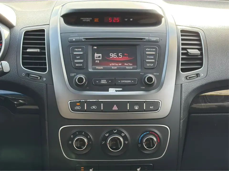 2015 Kia Sorento LX (5XYKT4A61FG) with an 2.4L I-4 gasoline direct injection engine, 6-Speed Automatic transmission, located at 401 Woodman Dr, Riverside, OH, 45431, (937) 908-9800, 39.760899, -84.123421 - **Experience Adventure with the 2015 Kia Sorento at Advantage Car and Credit - Riverside!**<br /> <br /> Are you ready to elevate your family's weekend getaways or daily commutes? Look no further than this stunning 2015 Kia Sorento LX, available at Advantage Car and Credit in Riverside, OH. This ver - Photo#13