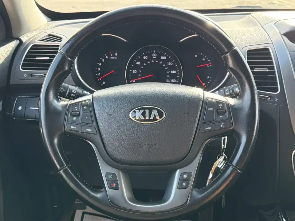 2015 Kia Sorento LX (5XYKT4A61FG) with an 2.4L I-4 gasoline direct injection engine, 6-Speed Automatic transmission, located at 401 Woodman Dr, Riverside, OH, 45431, (937) 908-9800, 39.760899, -84.123421 - **Experience Adventure with the 2015 Kia Sorento at Advantage Car and Credit - Riverside!**<br /> <br /> Are you ready to elevate your family's weekend getaways or daily commutes? Look no further than this stunning 2015 Kia Sorento LX, available at Advantage Car and Credit in Riverside, OH. This ver - Photo#16