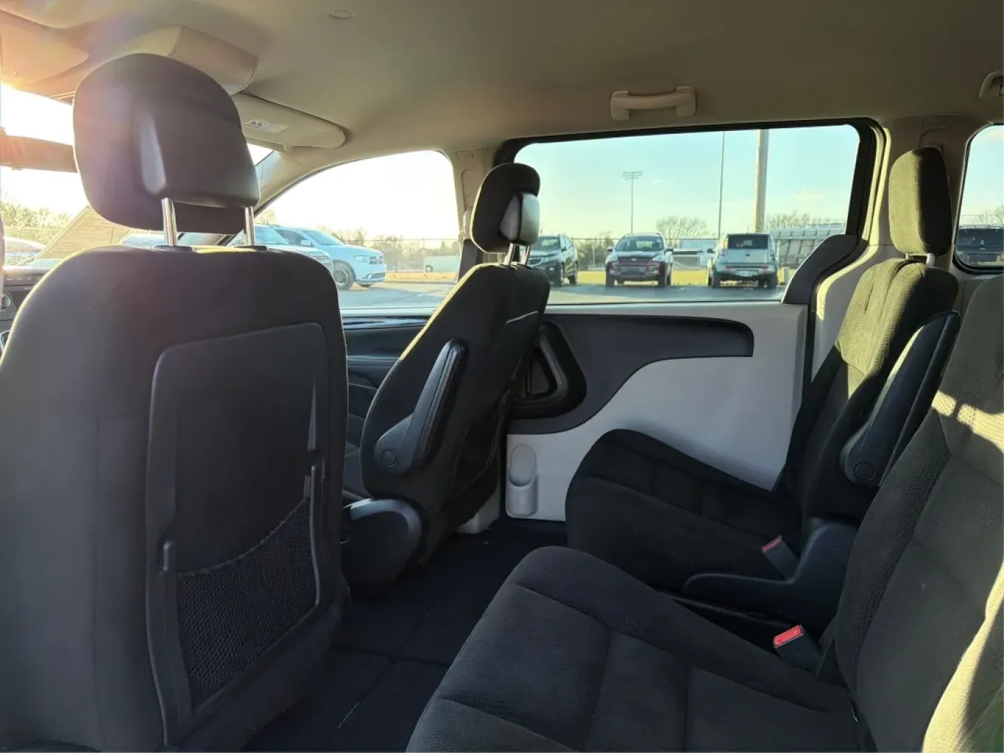 2016 Dodge Grand Caravan American Value Pkg (2C4RDGBG7GR) with an Pentastar 3.6L V-6 DOHC engine, 6A transmission, located at 4508 South Dixie Dr, Moraine, OH, 45439, (937) 908-9800, 39.689976, -84.218452 - **Discover the Freedom of Family Adventures with the 2016 Dodge Grand Caravan at Advantage Car and Credit - Moraine!**<br /> <br /> Are you ready to transform your family outings into unforgettable adventures? The 2016 Dodge Grand Caravan is the perfect companion for busy parents, spacious enough to - Photo#10