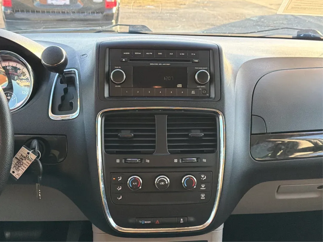 2016 Dodge Grand Caravan American Value Pkg (2C4RDGBG7GR) with an Pentastar 3.6L V-6 DOHC engine, located at 4508 South Dixie Dr, Moraine, OH, 45439, (937) 908-9800, 39.689976, -84.218452 - **Discover the Freedom of Family Adventures with the 2016 Dodge Grand Caravan at Advantage Car and Credit - Moraine!**<br /> <br /> Are you ready to transform your family outings into unforgettable adventures? The 2016 Dodge Grand Caravan is the perfect companion for busy parents, spacious enough to - Photo#13