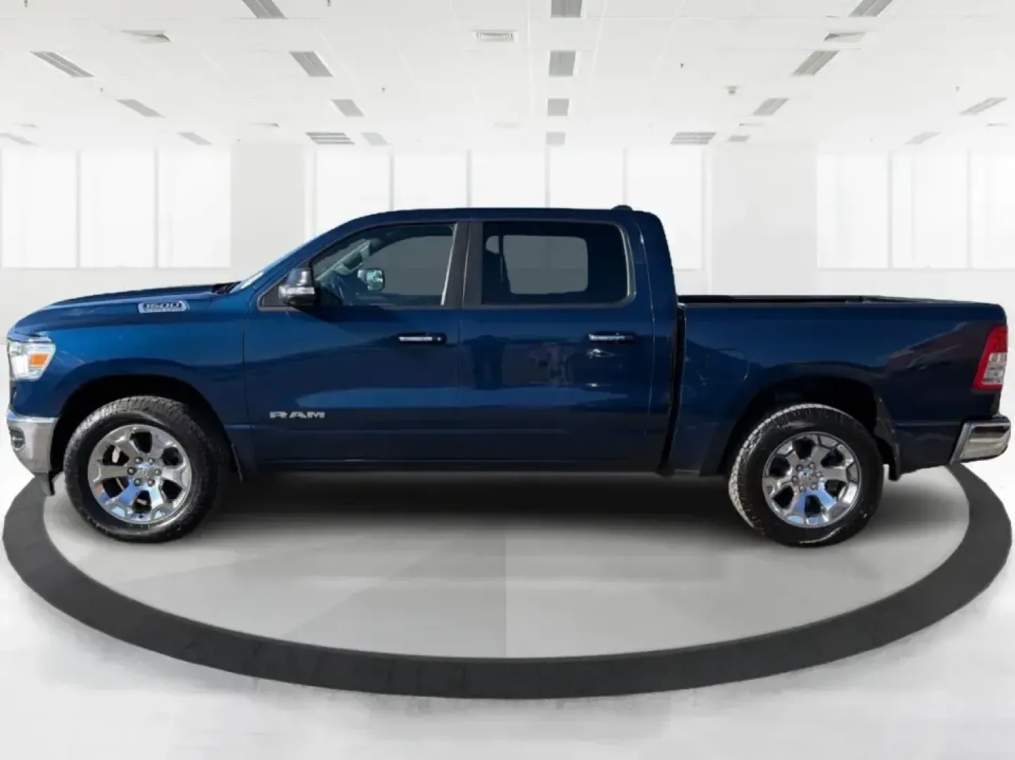2019 Ram 1500 Big Horn/Lone Star Crew Cab 4x4 5'7 Box (1C6SRFFT2KN) with an 5.7L V8 OHV 16V engine, 8A transmission, located at 880 E. National Road, Vandalia, OH, 45377, (937) 908-9800, 39.891918, -84.183594 - **Experience the Ultimate Adventure with the 2019 Ram 1500 Big Horn/Lone Star Crew Cab 4x4!**<br /> <br /> If you're searching for a truck that seamlessly blends rugged capability with everyday practicality, look no further than the 2019 Ram 1500 Big Horn/Lone Star Crew Cab 4x4, available now at Adv - Photo#5
