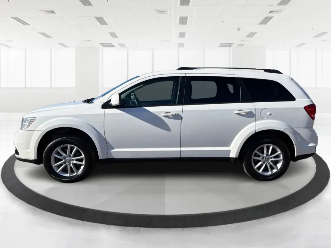 2016 Dodge Journey SXT (3C4PDCBG8GT) with an Other engine, located at 1230 East Main St, Xenia, OH, 45385, (937) 908-9800, 39.688026, -83.910172 - 2016 Dodge Journey SXT - Photo#5