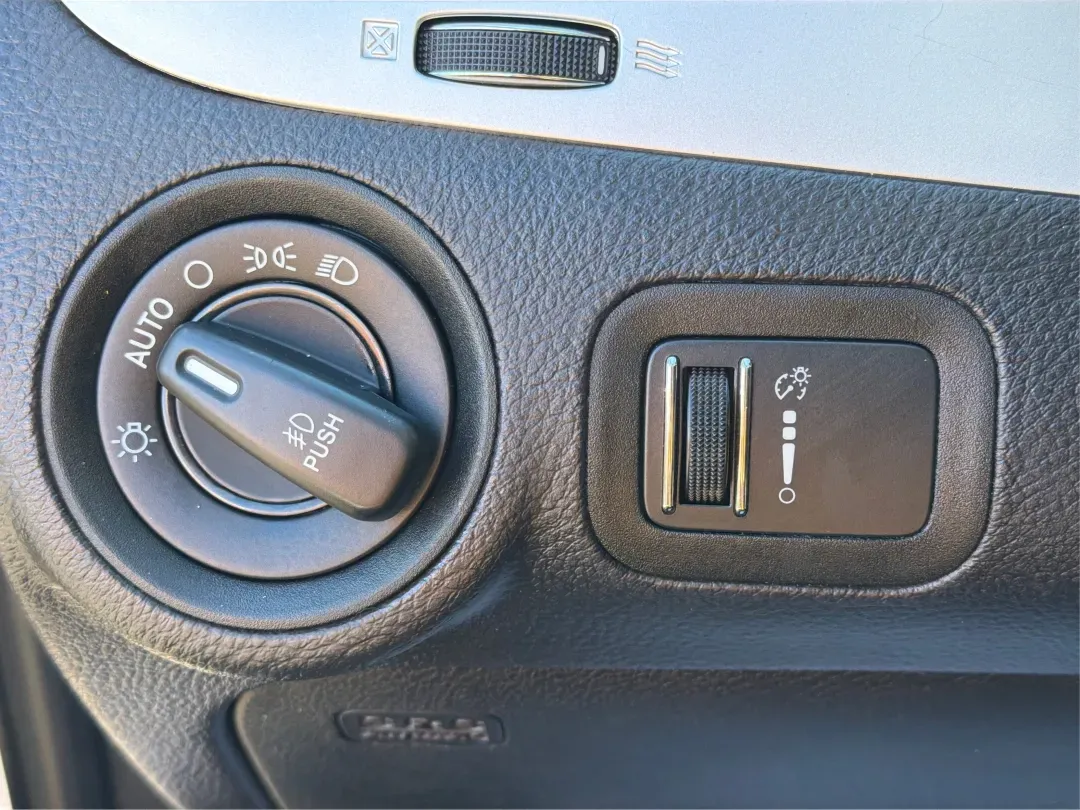 2016 Dodge Journey SXT (3C4PDCBG8GT) with an Other engine, located at 1230 East Main St, Xenia, OH, 45385, (937) 908-9800, 39.688026, -83.910172 - 2016 Dodge Journey SXT - Photo#17