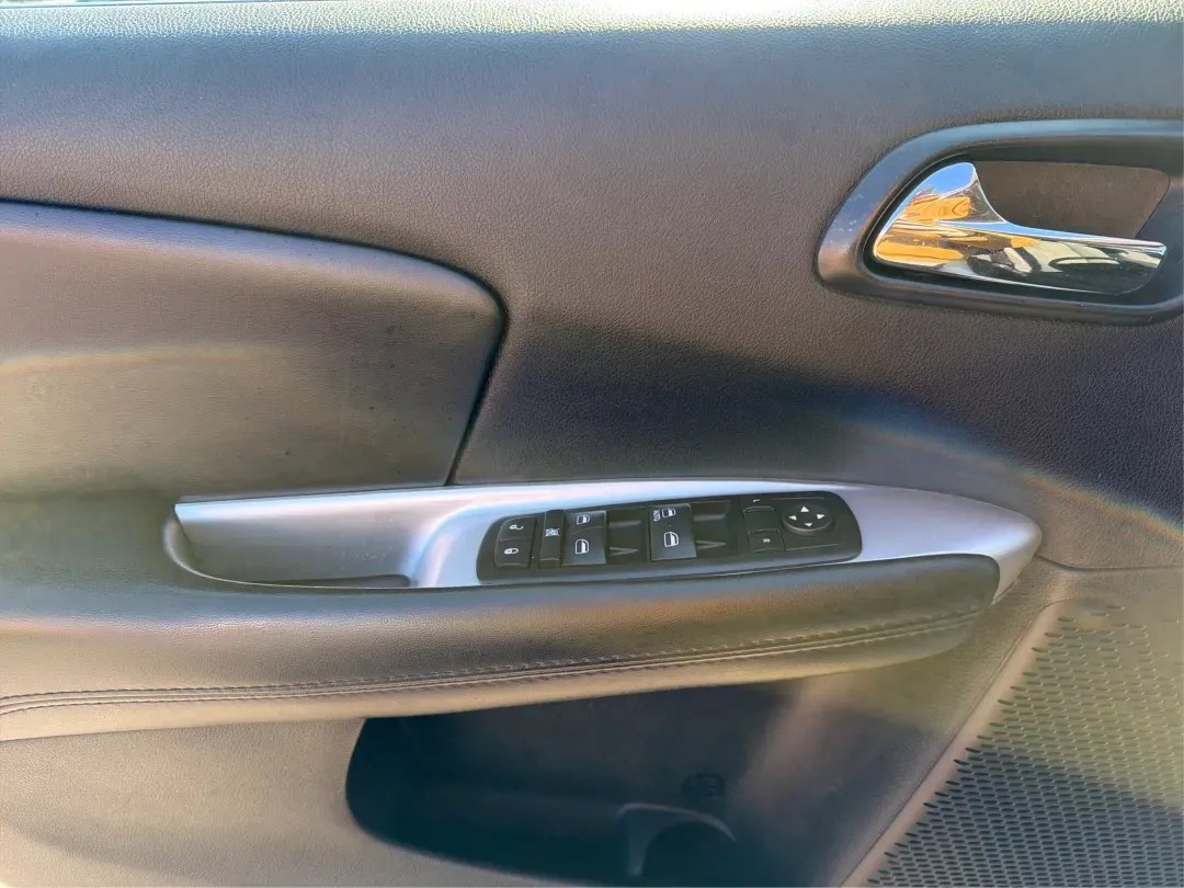 2016 Dodge Journey SXT (3C4PDCBG8GT) with an Other engine, located at 1230 East Main St, Xenia, OH, 45385, (937) 908-9800, 39.688026, -83.910172 - 2016 Dodge Journey SXT - Photo#19