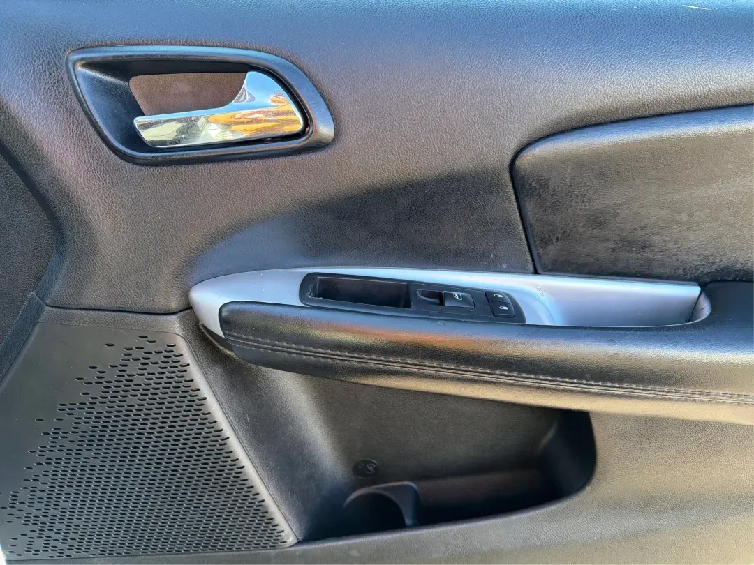 2016 Dodge Journey SXT (3C4PDCBG8GT) with an Other engine, located at 1230 East Main St, Xenia, OH, 45385, (937) 908-9800, 39.688026, -83.910172 - 2016 Dodge Journey SXT - Photo#20