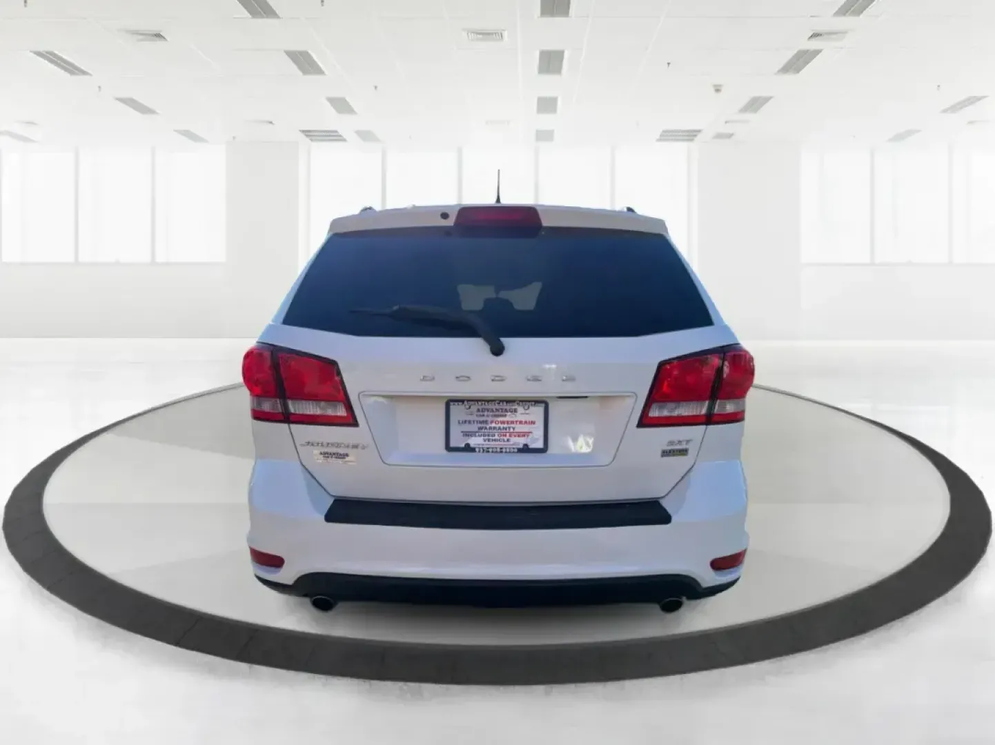 2016 Dodge Journey SXT (3C4PDCBG8GT) with an 3.6L V6 DOHC 24V engine, 4A transmission, located at 401 Woodman Dr, Riverside, OH, 45431, (937) 908-9800, 39.760899, -84.123421 - **Unleash Your Adventurous Spirit with the 2016 Dodge Journey SXT A Perfect SUV for Family Escapades!**<br /> <br /> Are you a growing family looking for the ideal vehicle to accommodate your lifestyle? Or perhaps you need a reliable SUV that excels in both daily commutes and weekend adventures? Lo - Photo#3