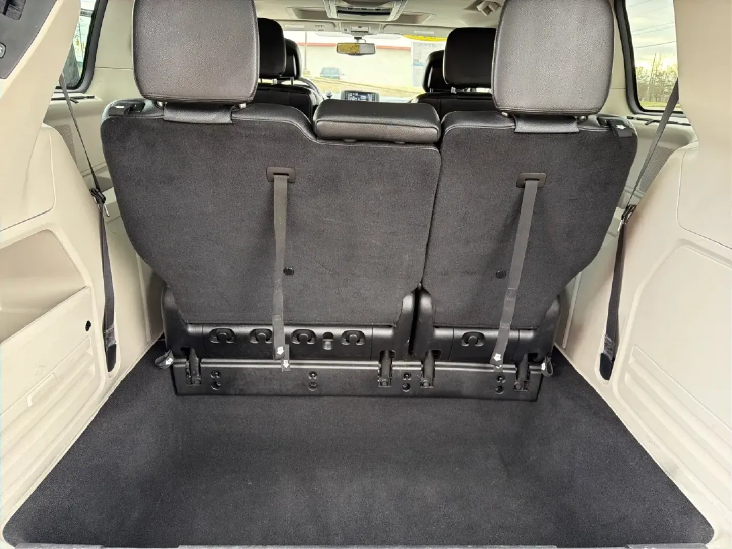 2016 Chrysler Town and Country Touring-L Anniversary Edition (2C4RC1CG8GR) with an Pentastar 3.6L V-6 DOHC engine, 6A transmission, located at 401 Woodman Dr, Riverside, OH, 45431, (937) 908-9800, 39.760899, -84.123421 - Experience the ultimate in family-friendly transportation with the 2016 Chrysler Town and Country, available now at Advantage Car and Credit in Riverside, OH! This exceptional passenger van is perfect for those seeking both versatility and comfort, making it an ideal choice for growing families, w - Photo#12