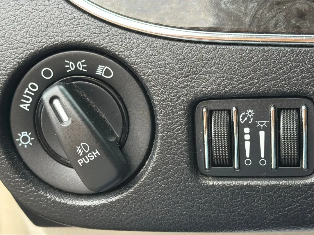 2016 Chrysler Town and Country Touring-L Anniversary Edition (2C4RC1CG8GR) with an Pentastar 3.6L V-6 DOHC engine, located at 401 Woodman Dr, Riverside, OH, 45431, (937) 908-9800, 39.760899, -84.123421 - Experience the ultimate in family-friendly transportation with the 2016 Chrysler Town and Country, available now at Advantage Car and Credit in Riverside, OH! This exceptional passenger van is perfect for those seeking both versatility and comfort, making it an ideal choice for growing families, w - Photo#17