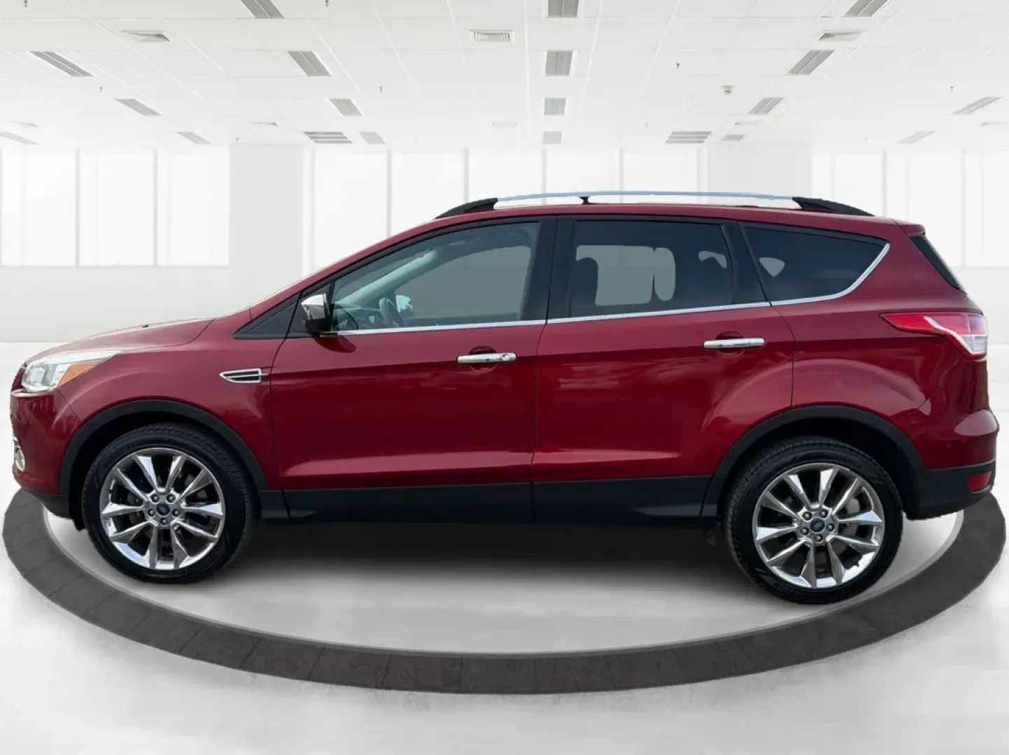 2015 Ford Escape SE (1FMCU0G93FU) with an 2.0L L4 DOHC 16V engine, 6-Speed Automatic transmission, located at 4508 South Dixie Dr, Moraine, OH, 45439, (937) 908-9800, 39.689976, -84.218452 - Are you looking for a vehicle that perfectly balances style, comfort, and functionality for your next family road trip or daily commute? Look no further than this stunning 2015 Ford Escape SE, available now at Advantage Car and Credit in Moraine, OH! This versatile SUV is designed to meet the demand - Photo#5