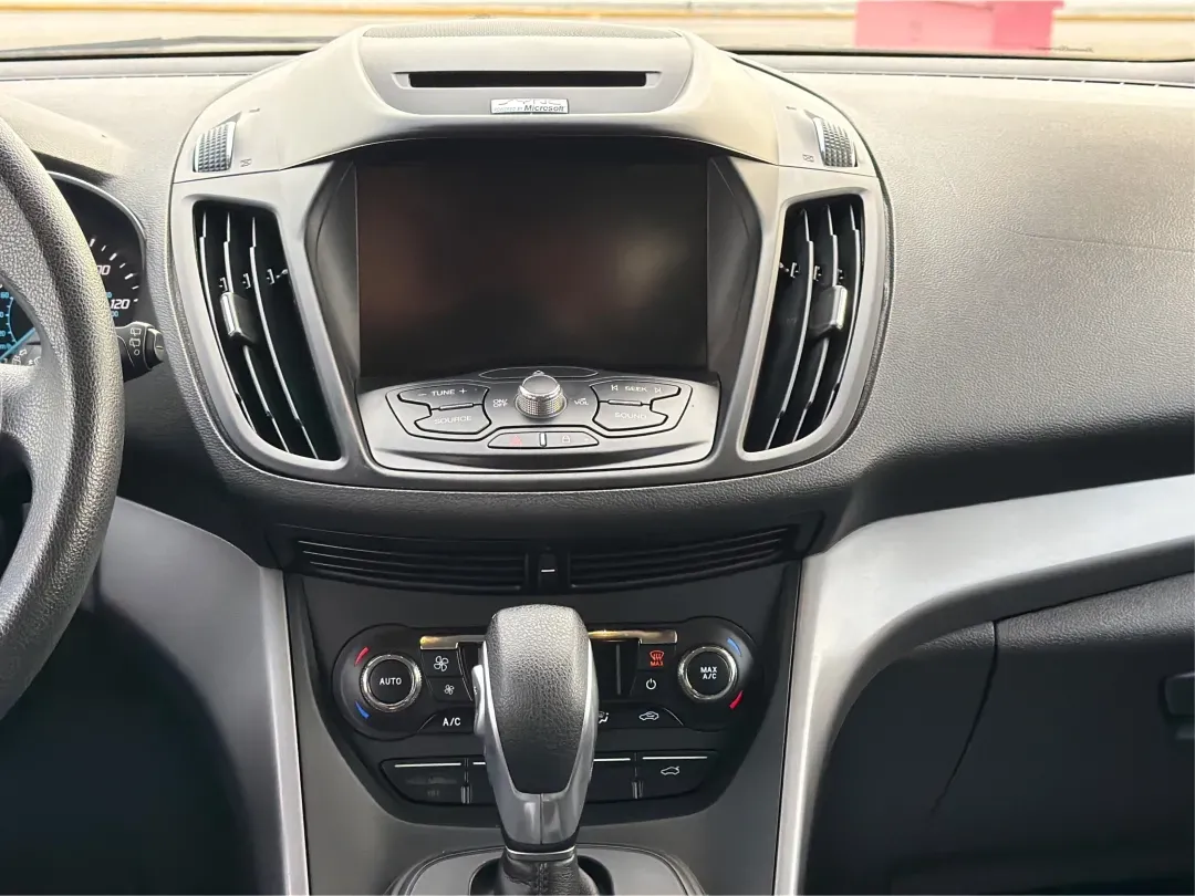 2015 Ford Escape SE (1FMCU0G93FU) with an Other engine, located at 4508 South Dixie Dr, Moraine, OH, 45439, (937) 908-9800, 39.689976, -84.218452 - Are you looking for a vehicle that perfectly balances style, comfort, and functionality for your next family road trip or daily commute? Look no further than this stunning 2015 Ford Escape SE, available now at Advantage Car and Credit in Moraine, OH! This versatile SUV is designed to meet the demand - Photo#13