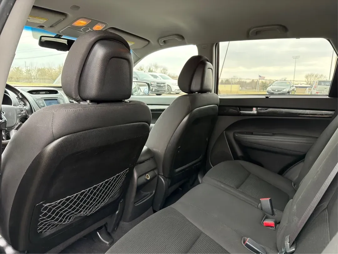 2014 Kia Sorento LX (5XYKTDA63EG) with an 2.4L I-4 gasoline direct injection engine, located at 1184 Kauffman Ave, Fairborn, OH, 45324, (937) 908-9800, 39.807072, -84.030914 - ### Discover Adventure with the 2014 Kia Sorento LX at Advantage Car and Credit<br /> <br /> Are you ready to elevate your family outings, weekend adventures, or daily commutes? The 2014 Kia Sorento LX is the perfect SUV to match your dynamic lifestyle, offering practicality without sacrificing styl - Photo#10