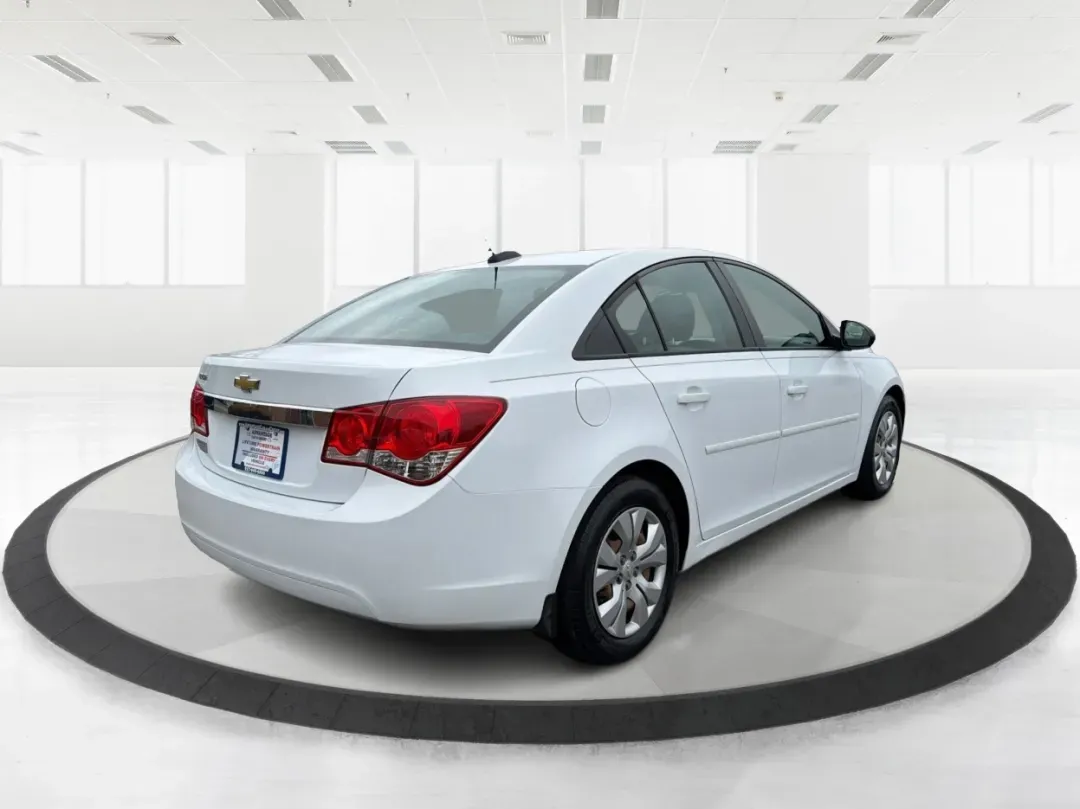 2015 Chevrolet Cruze LS Auto (1G1PA5SH8F7) with an ECOTEC 1.8L I-4 DOHC engine, located at 1951 S Dayton Lakeview Rd., New Carlisle, OH, 45344, (937) 908-9800, 39.890999, -84.050255 - **Drive Your Future with Confidence: 2015 Chevrolet Cruze at Advantage Car and Credit in New Carlisle, OH**<br /> <br /> Are you searching for a reliable and stylish vehicle that fits your busy lifestyle? Look no further than this 2015 Chevrolet Cruze, available now at Advantage Car and Credit in Ne - Photo#2