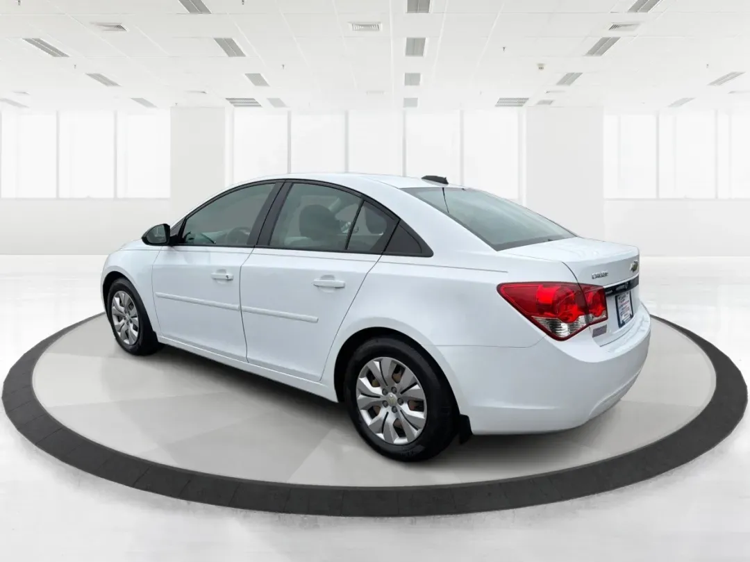 2015 Chevrolet Cruze LS Auto (1G1PA5SH8F7) with an ECOTEC 1.8L I-4 DOHC engine, located at 1951 S Dayton Lakeview Rd., New Carlisle, OH, 45344, (937) 908-9800, 39.890999, -84.050255 - **Drive Your Future with Confidence: 2015 Chevrolet Cruze at Advantage Car and Credit in New Carlisle, OH**<br /> <br /> Are you searching for a reliable and stylish vehicle that fits your busy lifestyle? Look no further than this 2015 Chevrolet Cruze, available now at Advantage Car and Credit in Ne - Photo#4