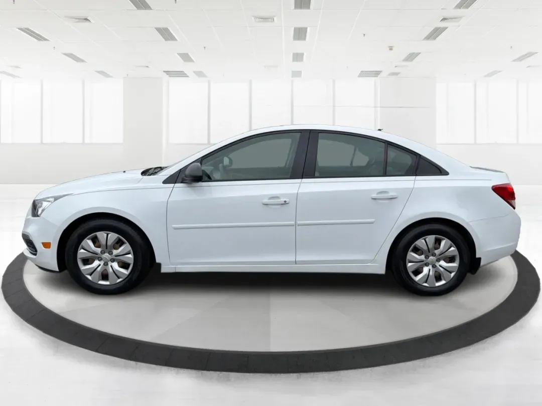 2015 Chevrolet Cruze LS Auto (1G1PA5SH8F7) with an ECOTEC 1.8L I-4 DOHC engine, located at 1951 S Dayton Lakeview Rd., New Carlisle, OH, 45344, (937) 908-9800, 39.890999, -84.050255 - **Drive Your Future with Confidence: 2015 Chevrolet Cruze at Advantage Car and Credit in New Carlisle, OH**<br /> <br /> Are you searching for a reliable and stylish vehicle that fits your busy lifestyle? Look no further than this 2015 Chevrolet Cruze, available now at Advantage Car and Credit in Ne - Photo#5