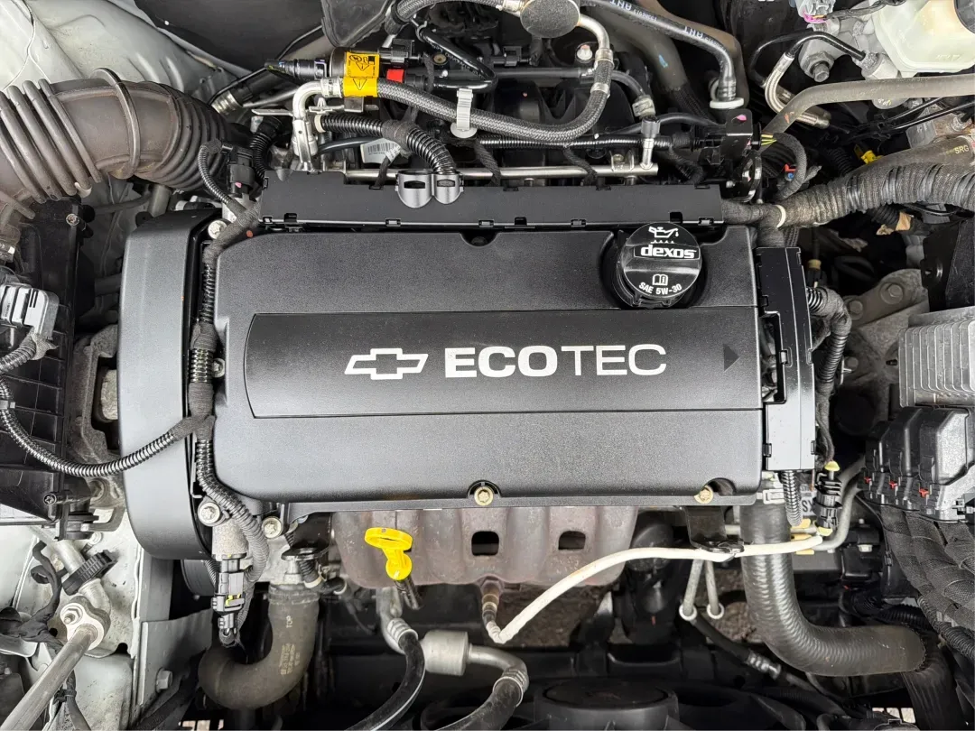 2015 Chevrolet Cruze LS Auto (1G1PA5SH8F7) with an ECOTEC 1.8L I-4 DOHC engine, located at 1951 S Dayton Lakeview Rd., New Carlisle, OH, 45344, (937) 908-9800, 39.890999, -84.050255 - **Drive Your Future with Confidence: 2015 Chevrolet Cruze at Advantage Car and Credit in New Carlisle, OH**<br /> <br /> Are you searching for a reliable and stylish vehicle that fits your busy lifestyle? Look no further than this 2015 Chevrolet Cruze, available now at Advantage Car and Credit in Ne - Photo#11