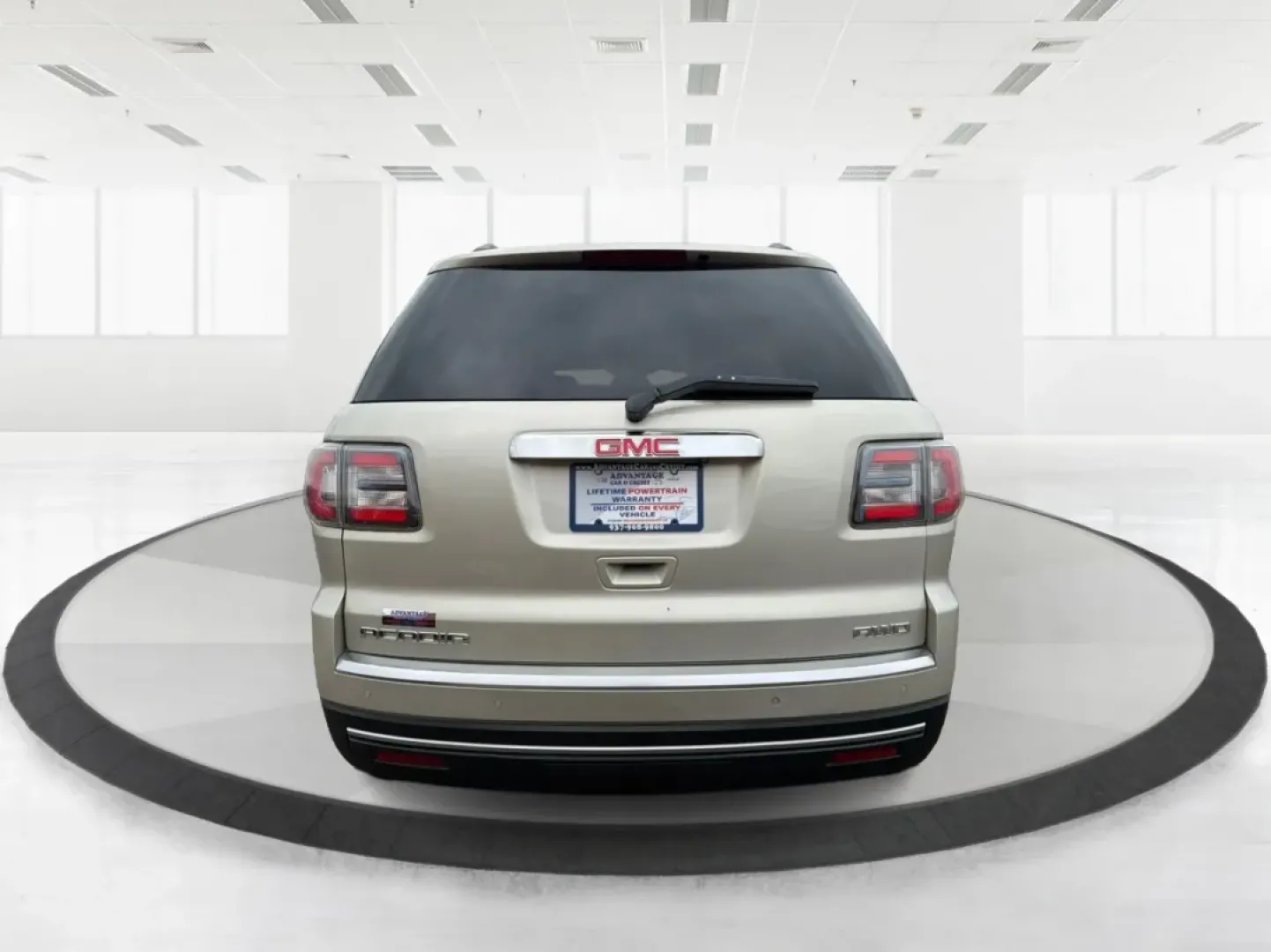 2014 GMC Acadia SLT-1 (1GKKVRKDXEJ) with an 3.6L V-6 gasoline direct injection engine, located at 8750 N County Rd 25A, Piqua, OH, 45356, (937) 908-9800, 40.164391, -84.232513 - **Discover Your Adventure with the 2014 GMC Acadia SLT-1 at Advantage Car and Credit - Piqua!**<br /> <br /> Are you ready for your next family road trip or weekend adventure? The 2014 GMC Acadia SLT-1 is the perfect SUV to elevate your lifestyle, combining spacious comfort and advanced features to - Photo#3